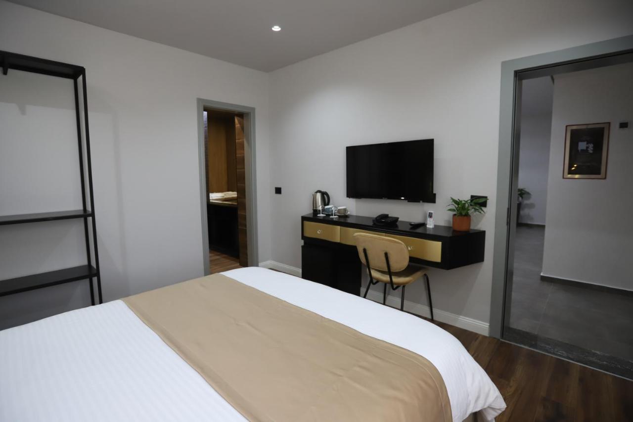 Imperator Hotel Tiranë Eksteriør bilde